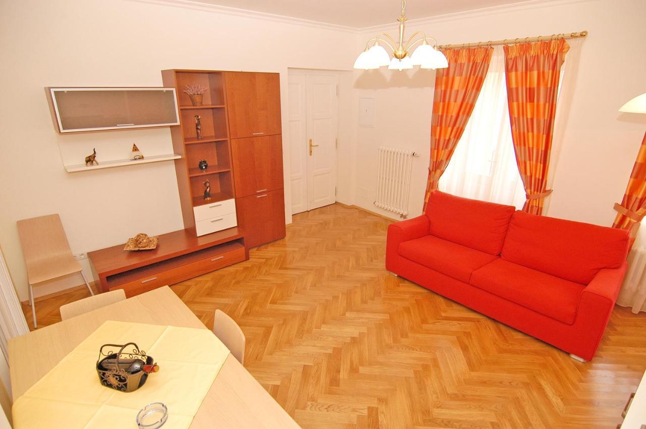 Aparthotel La Familia Praga
