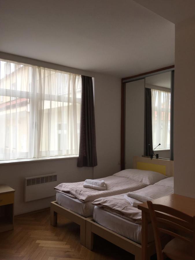 La Familia Aparthotel Praga
