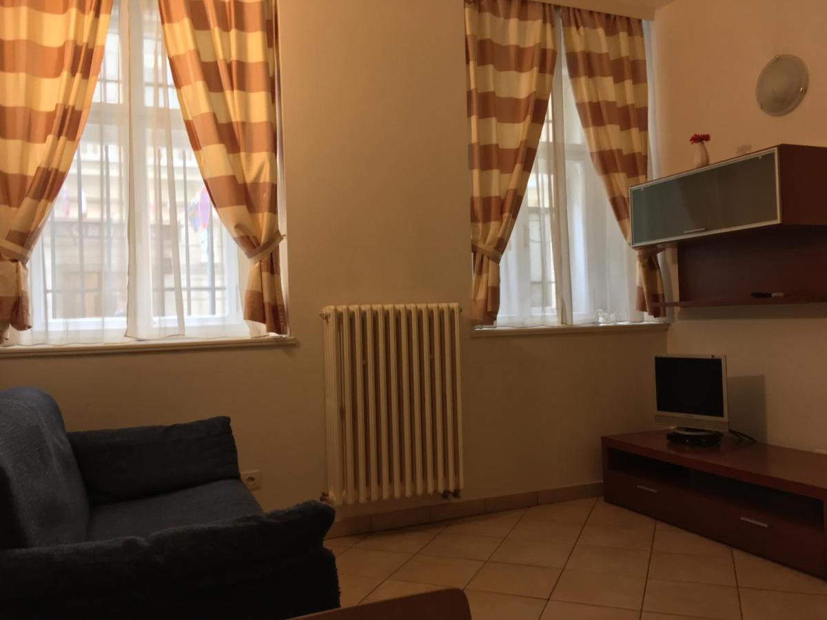 La Familia Aparthotel Praga
